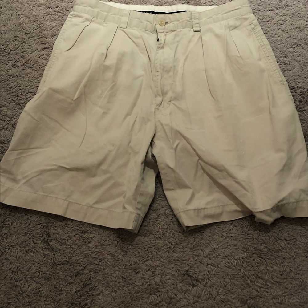 Men’s kahki polo shorts